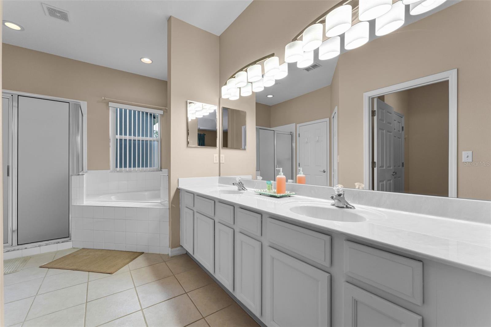 Image 21 of 28 For 616 Corvina Drive