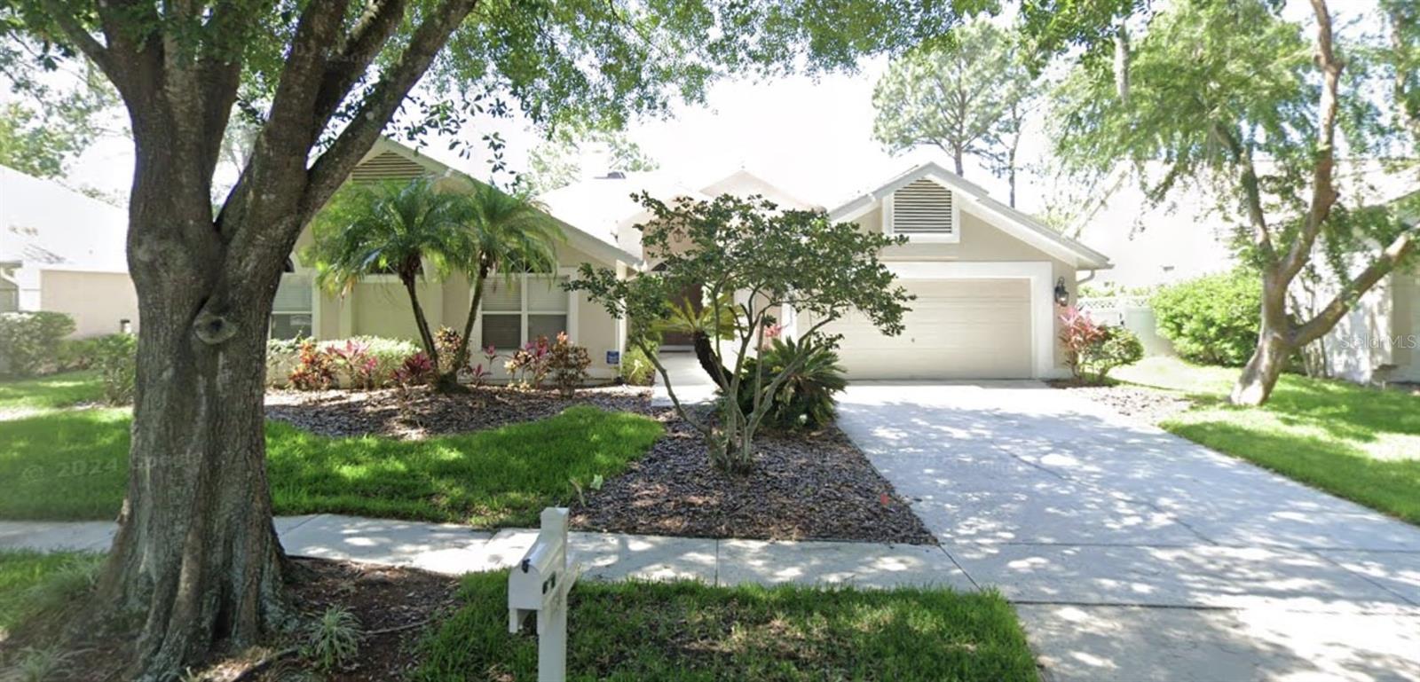 Listing Details for 17307 Lockwood Ridge Drive, TAMPA, FL 33647