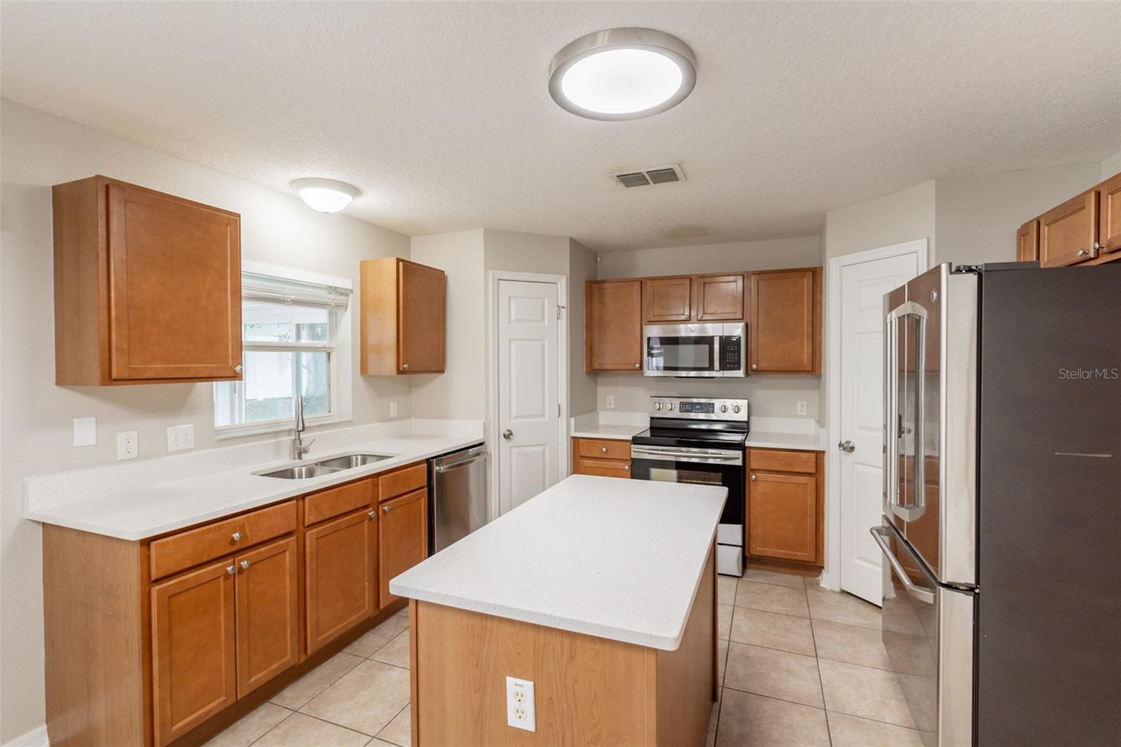 Image 11 of 39 For 2118 Aitkin Loop