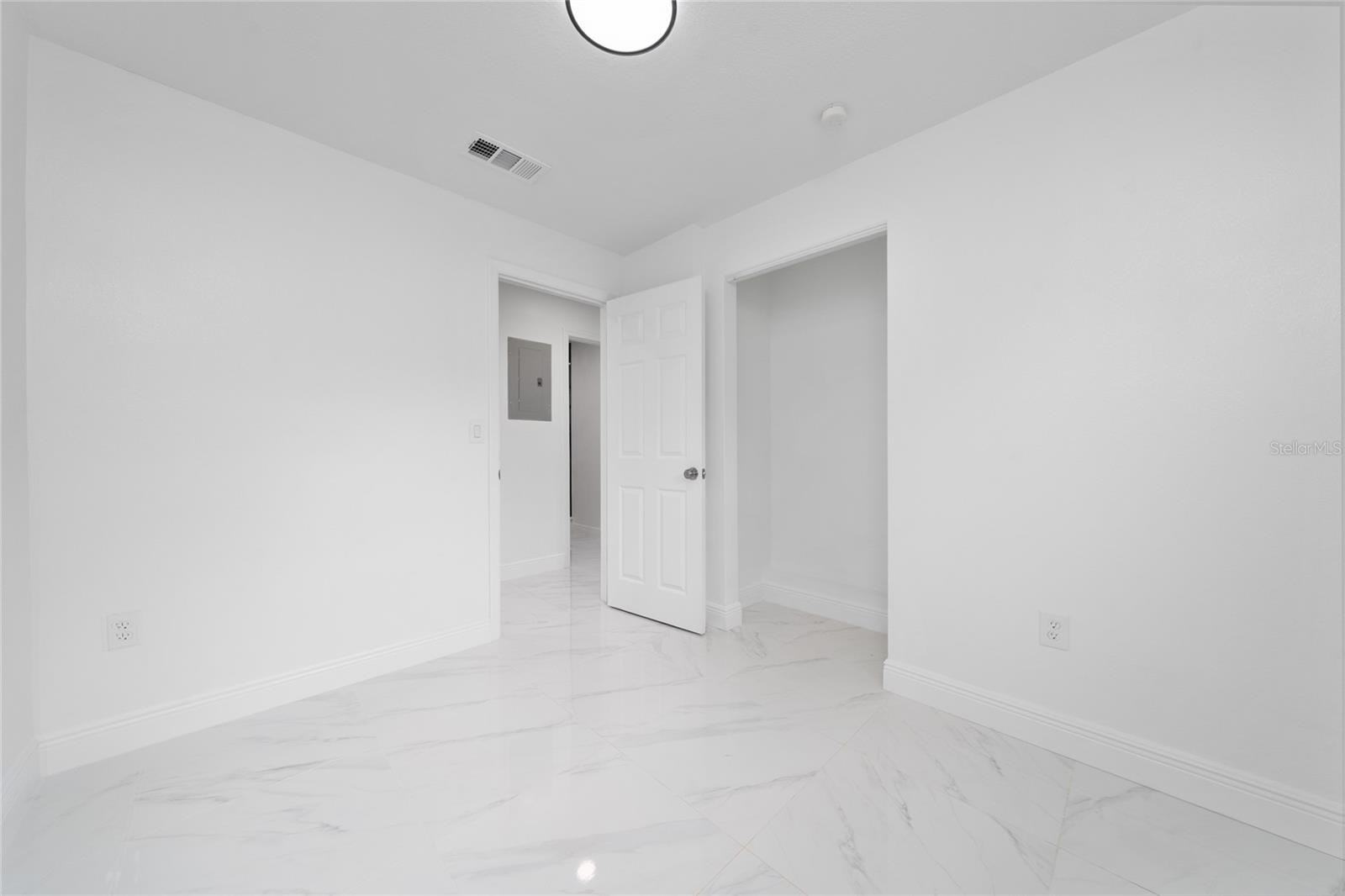 Image 19 of 31 For 5621 Lunsford Drive