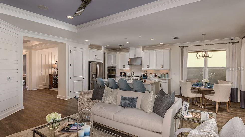 Listing photo id 8 for 869 Arbor Green Trail