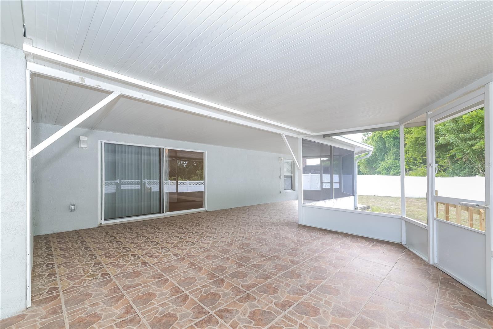 Image 6 of 16 For 4609 Doral Park Avenue