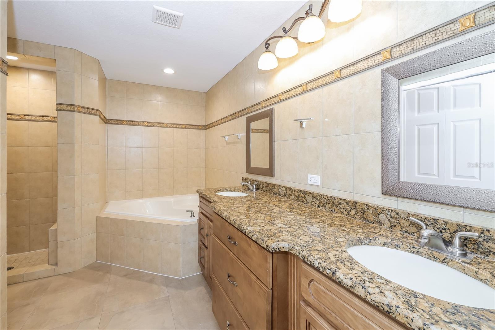 Image 9 of 16 For 4609 Doral Park Avenue