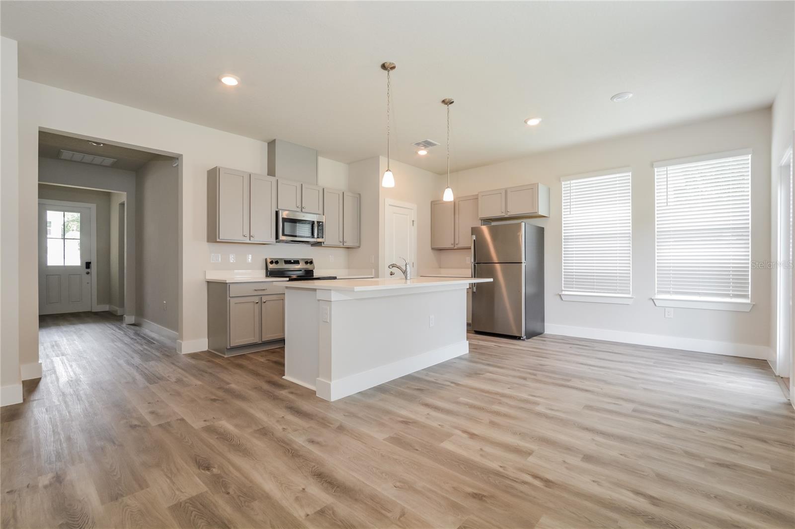 Image 4 of 16 For 360 Whiteheart Drive