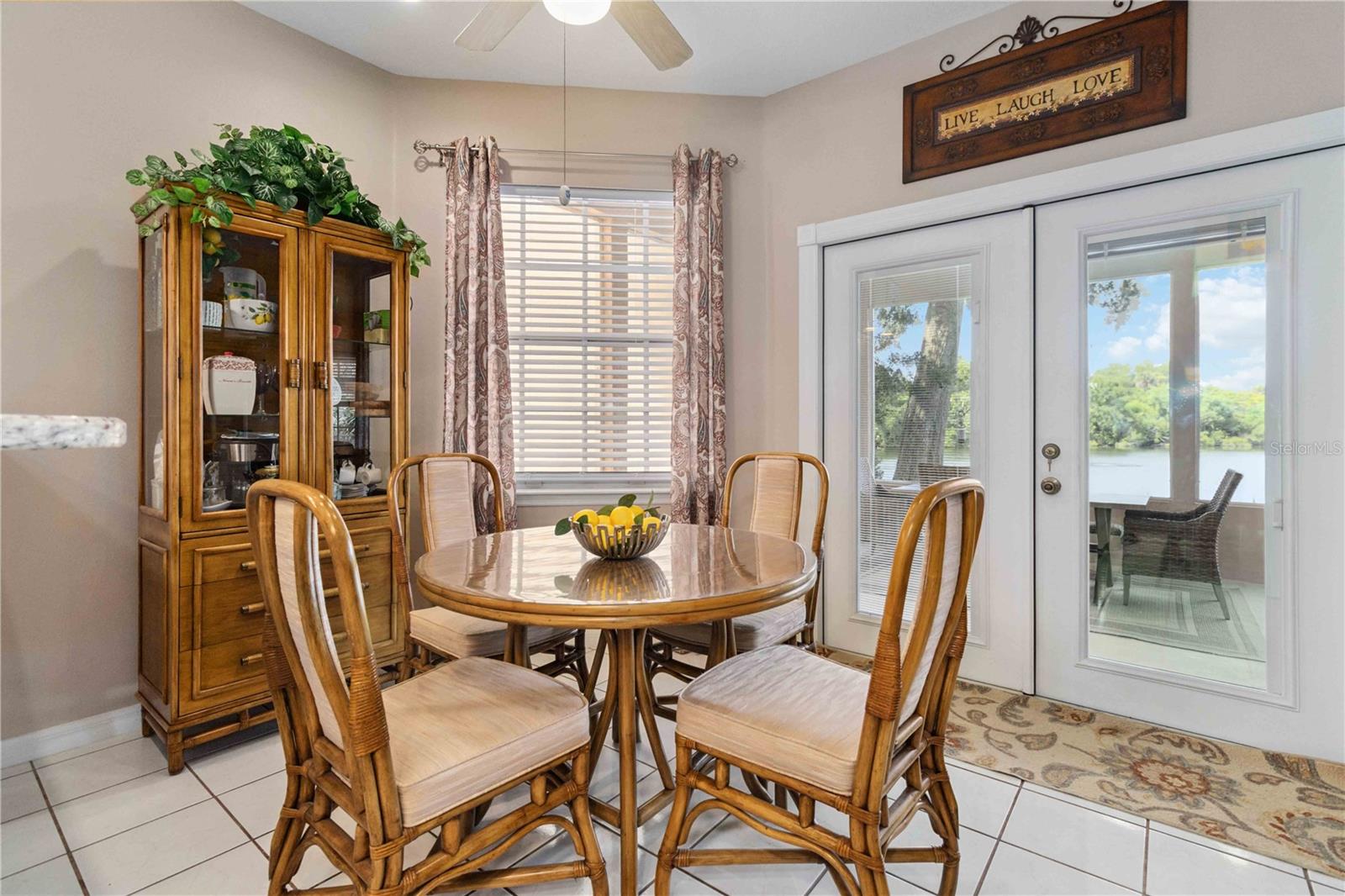 Image 20 of 69 For 685 Bella Vista Drive