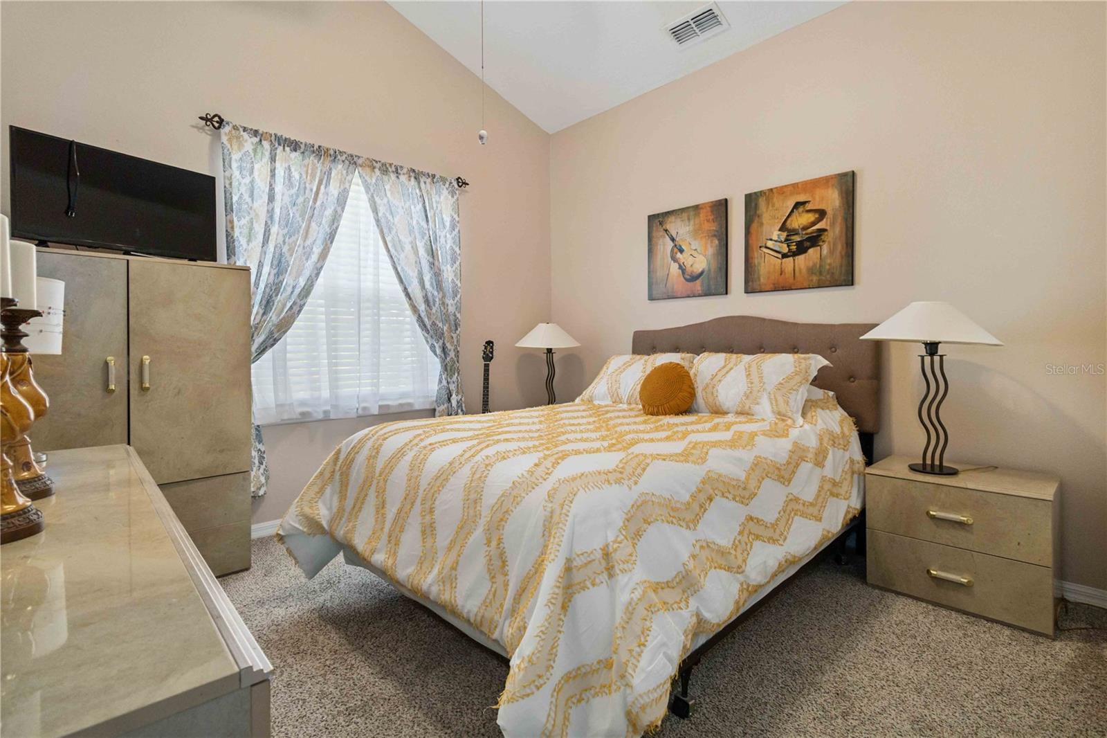 Image 26 of 69 For 685 Bella Vista Drive