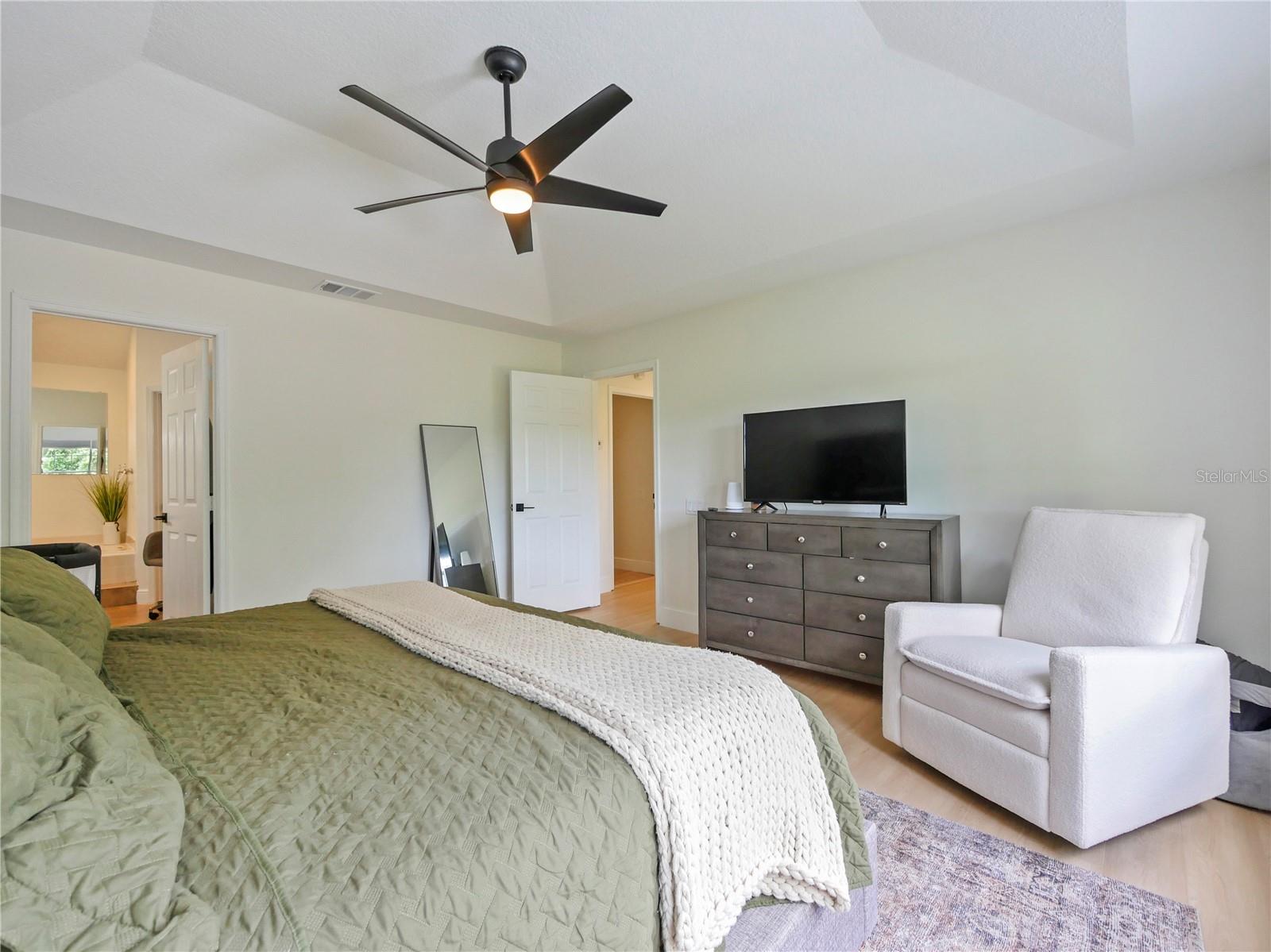 Image 18 of 32 For 592 Serenity Place