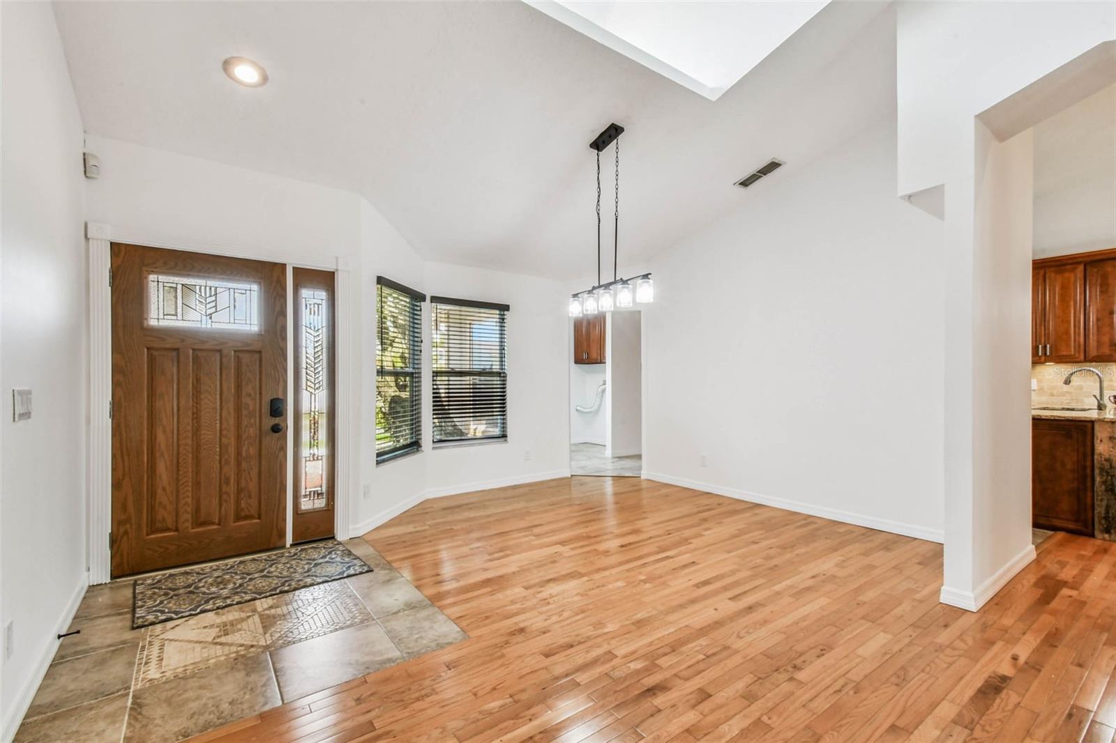 Image 10 of 66 For 811 Bluegrass Lane