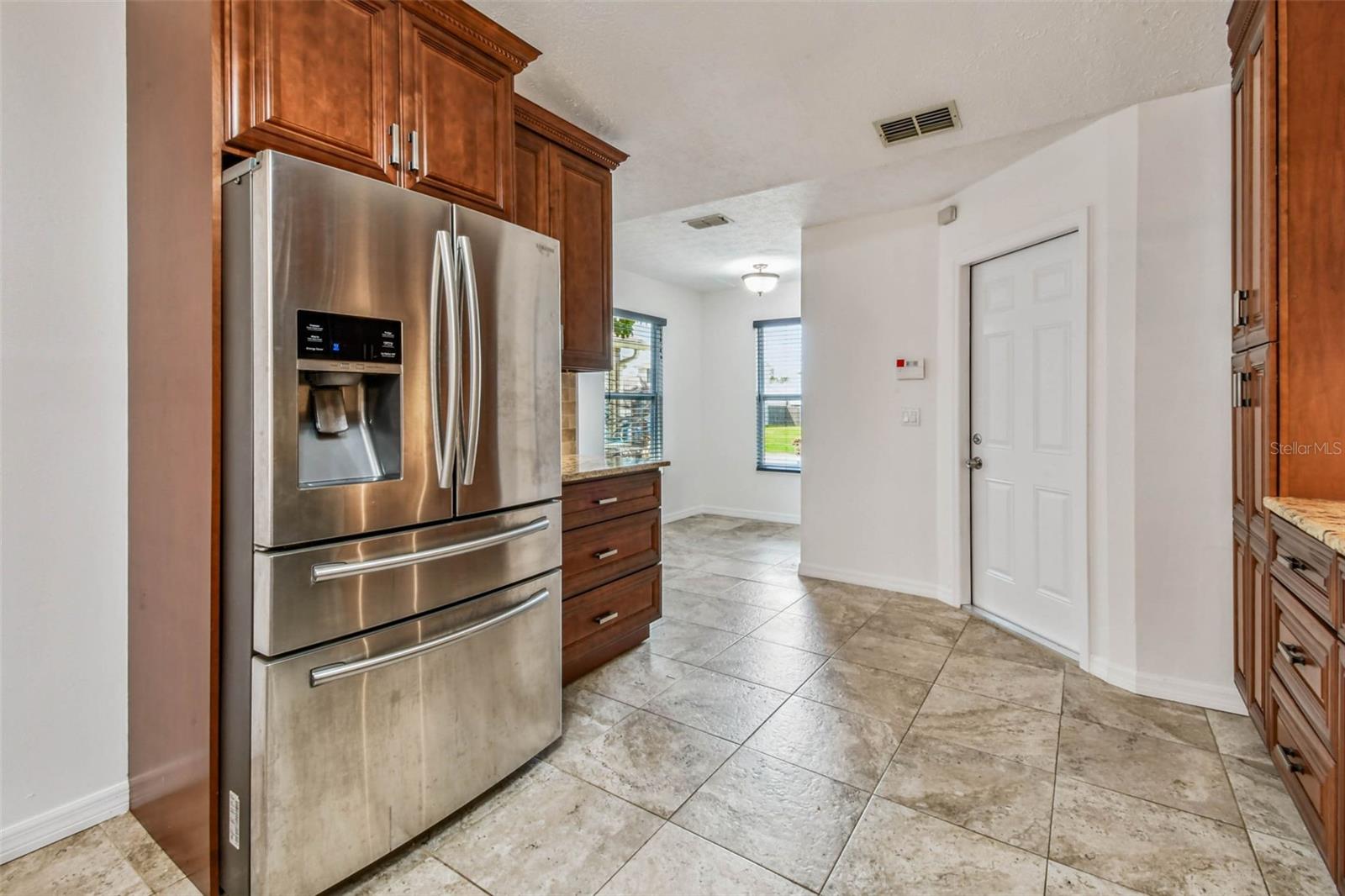 Image 21 of 66 For 811 Bluegrass Lane