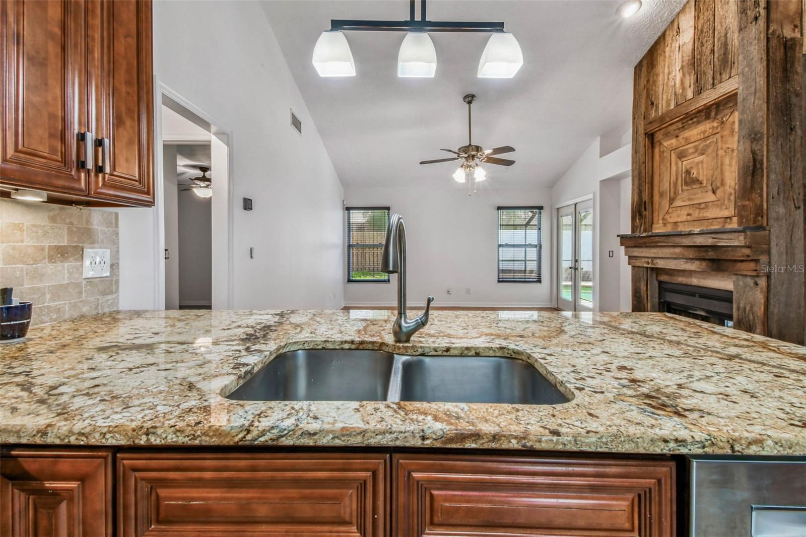 Image 23 of 66 For 811 Bluegrass Lane
