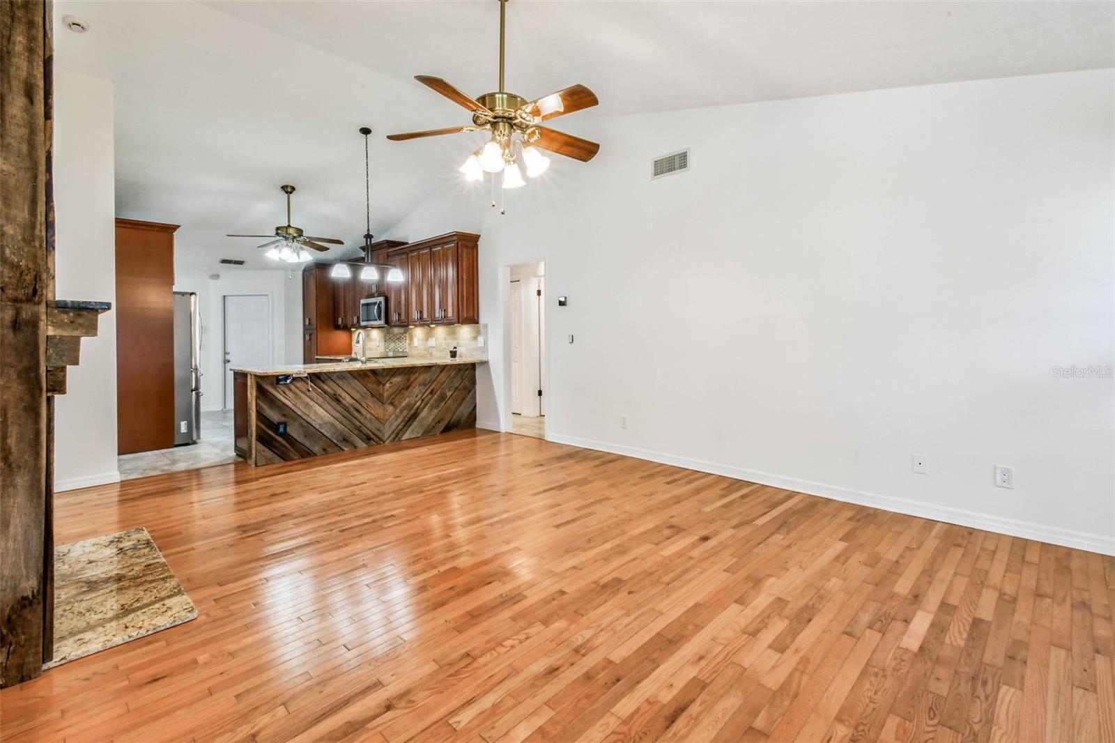 Image 25 of 66 For 811 Bluegrass Lane