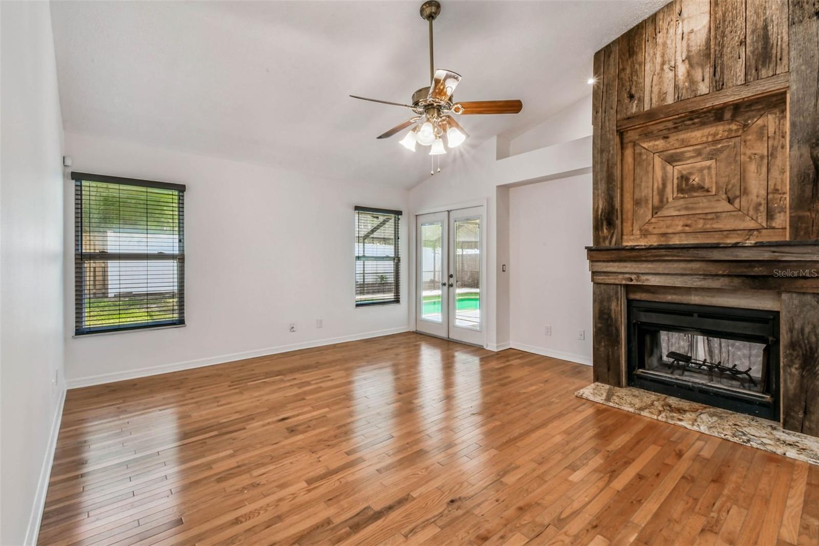 Image 26 of 66 For 811 Bluegrass Lane
