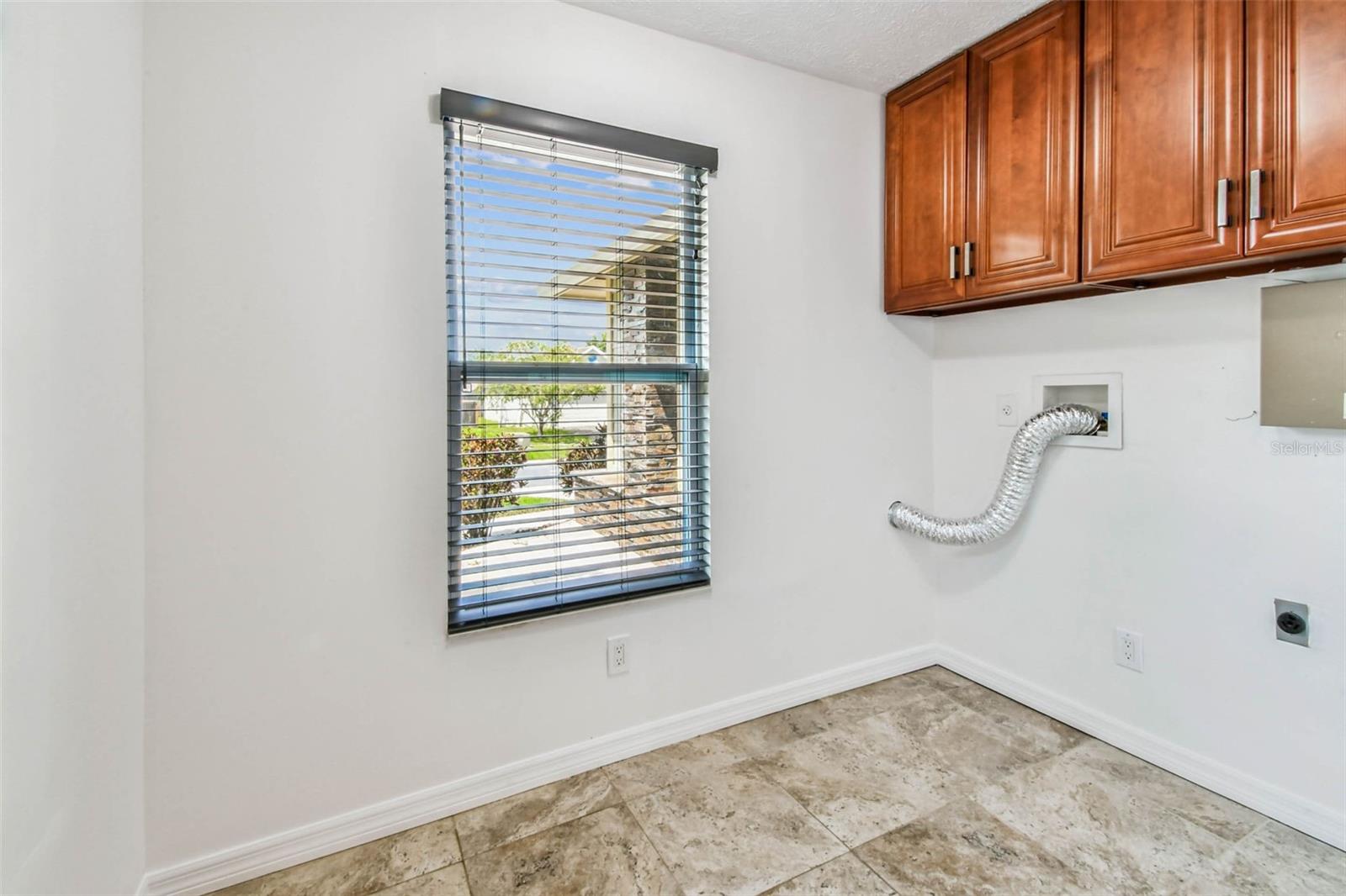 Image 30 of 66 For 811 Bluegrass Lane