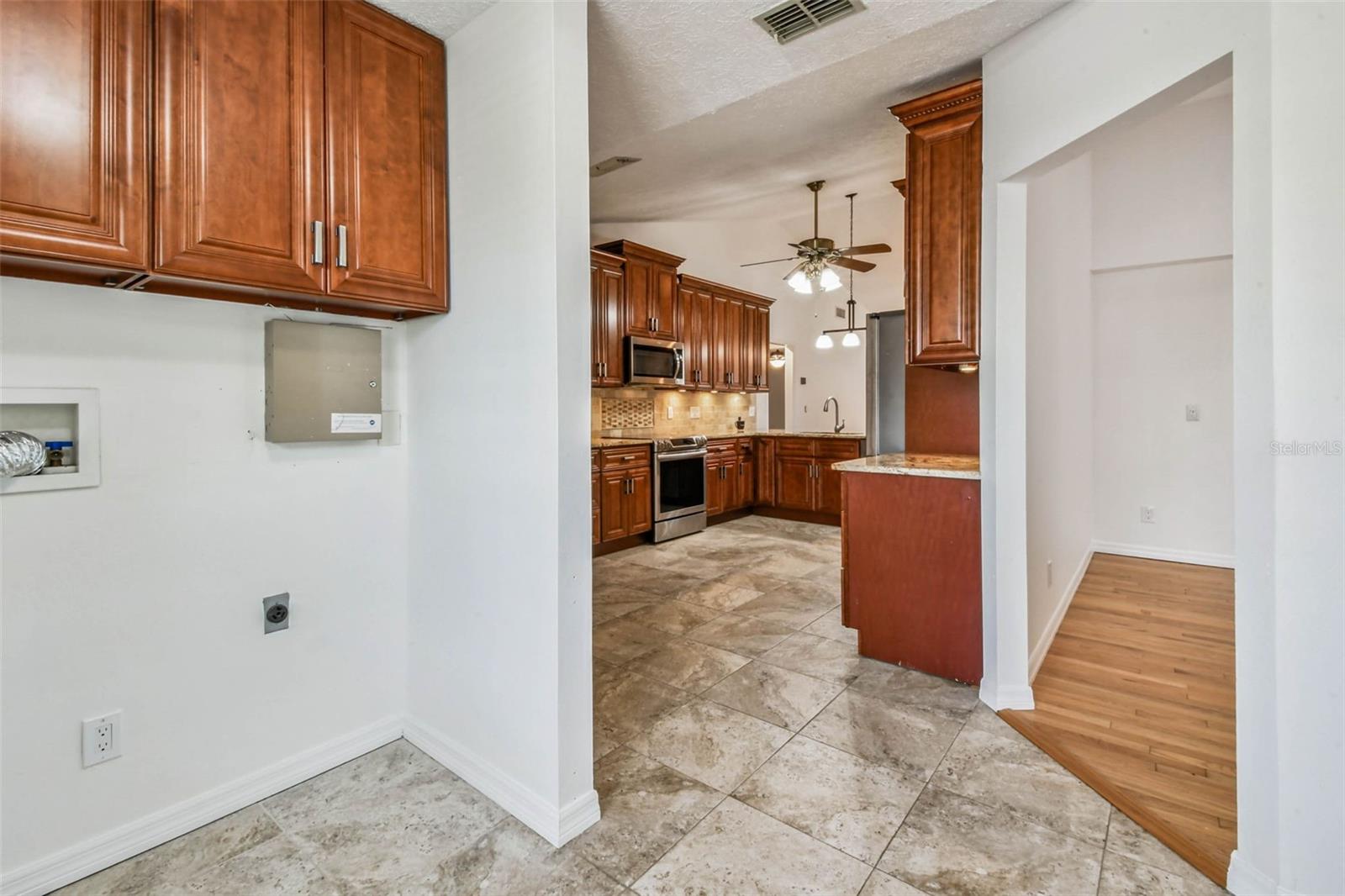 Image 31 of 66 For 811 Bluegrass Lane