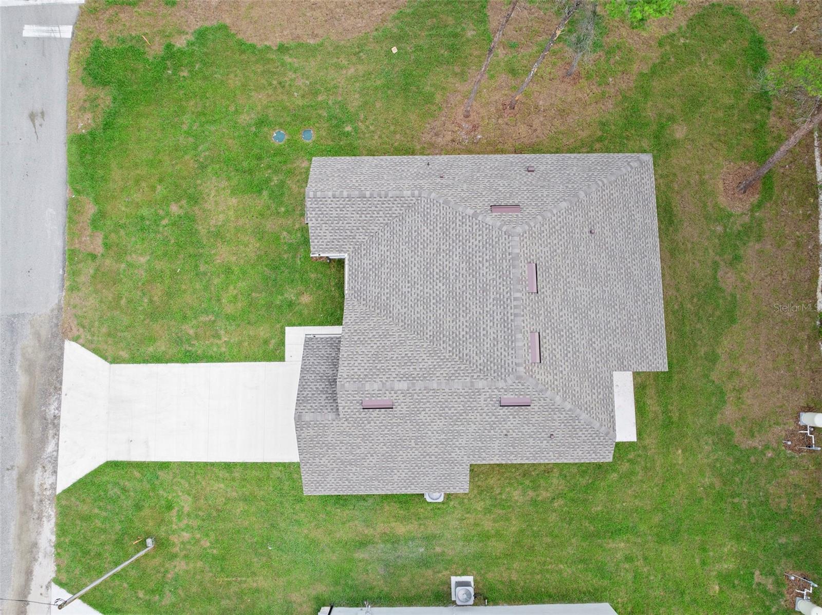 Image 11 of 46 For 894 Pine Avenue