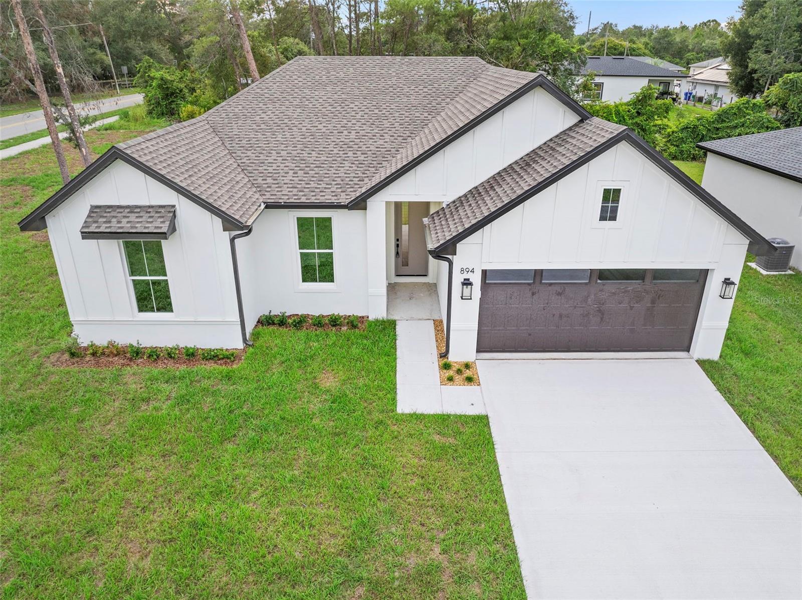 Image 15 of 46 For 894 Pine Avenue