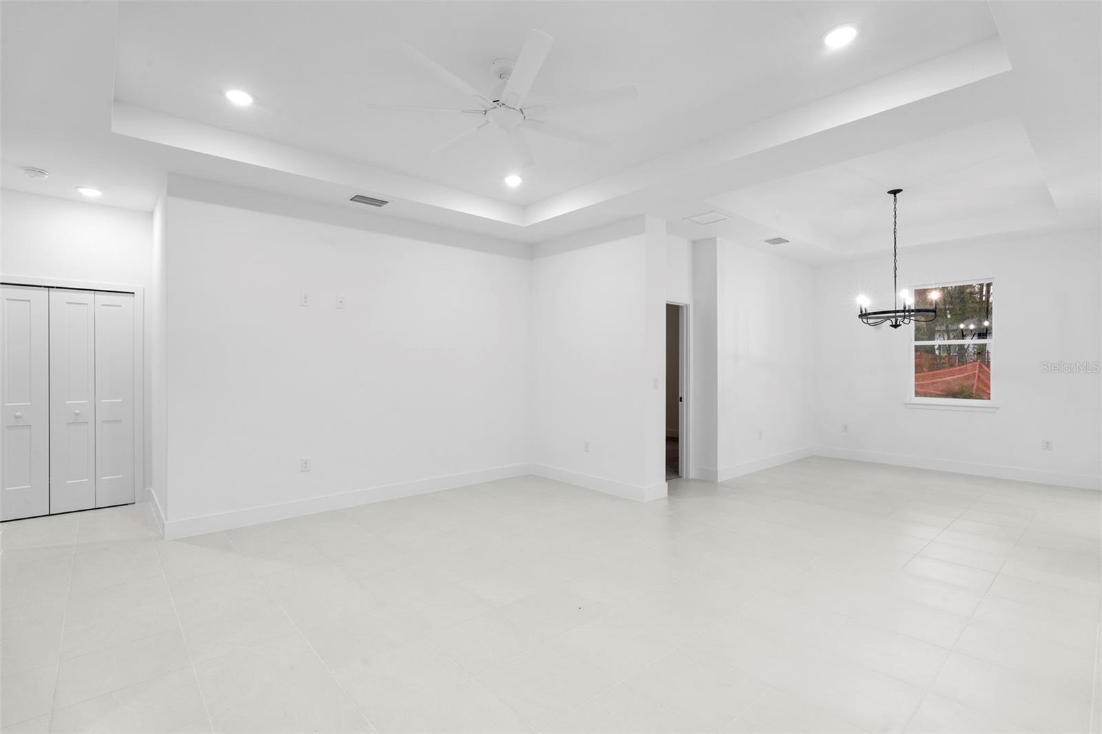 Image 17 of 46 For 894 Pine Avenue