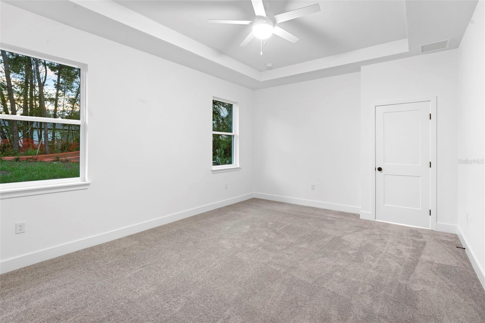 Image 30 of 46 For 894 Pine Avenue