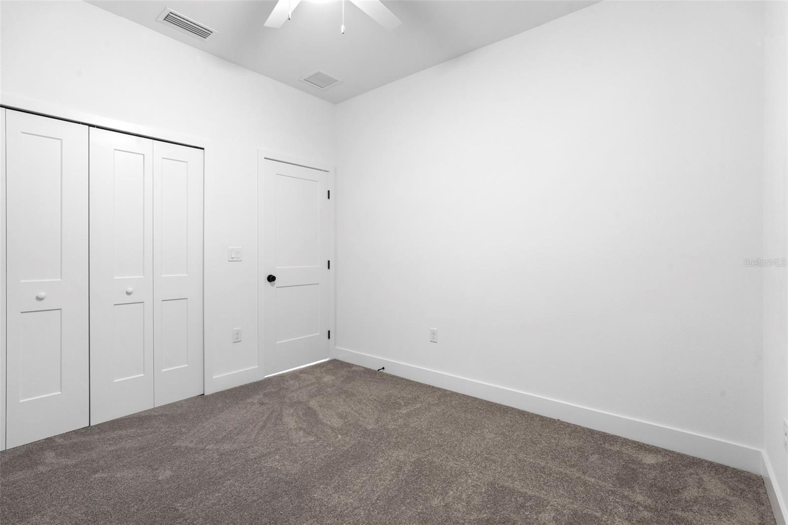 Image 43 of 46 For 894 Pine Avenue