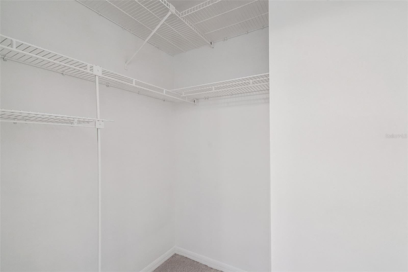 Image 13 of 31 For 619 Broadway Avenue 8