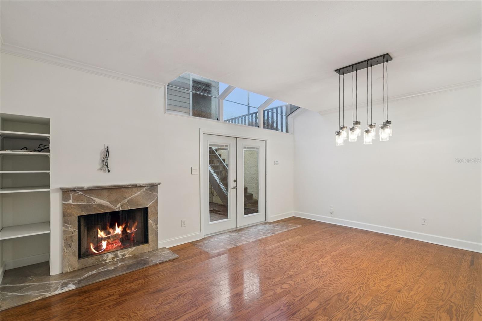Image 20 of 31 For 619 Broadway Avenue 8