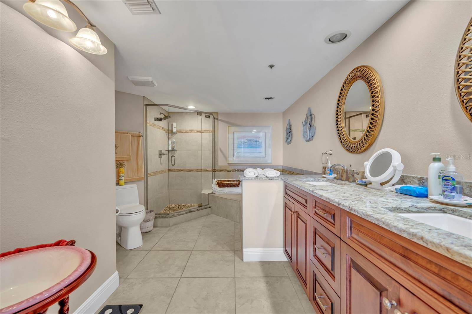 Image 13 of 43 For 5255 Atlantic Avenue 802