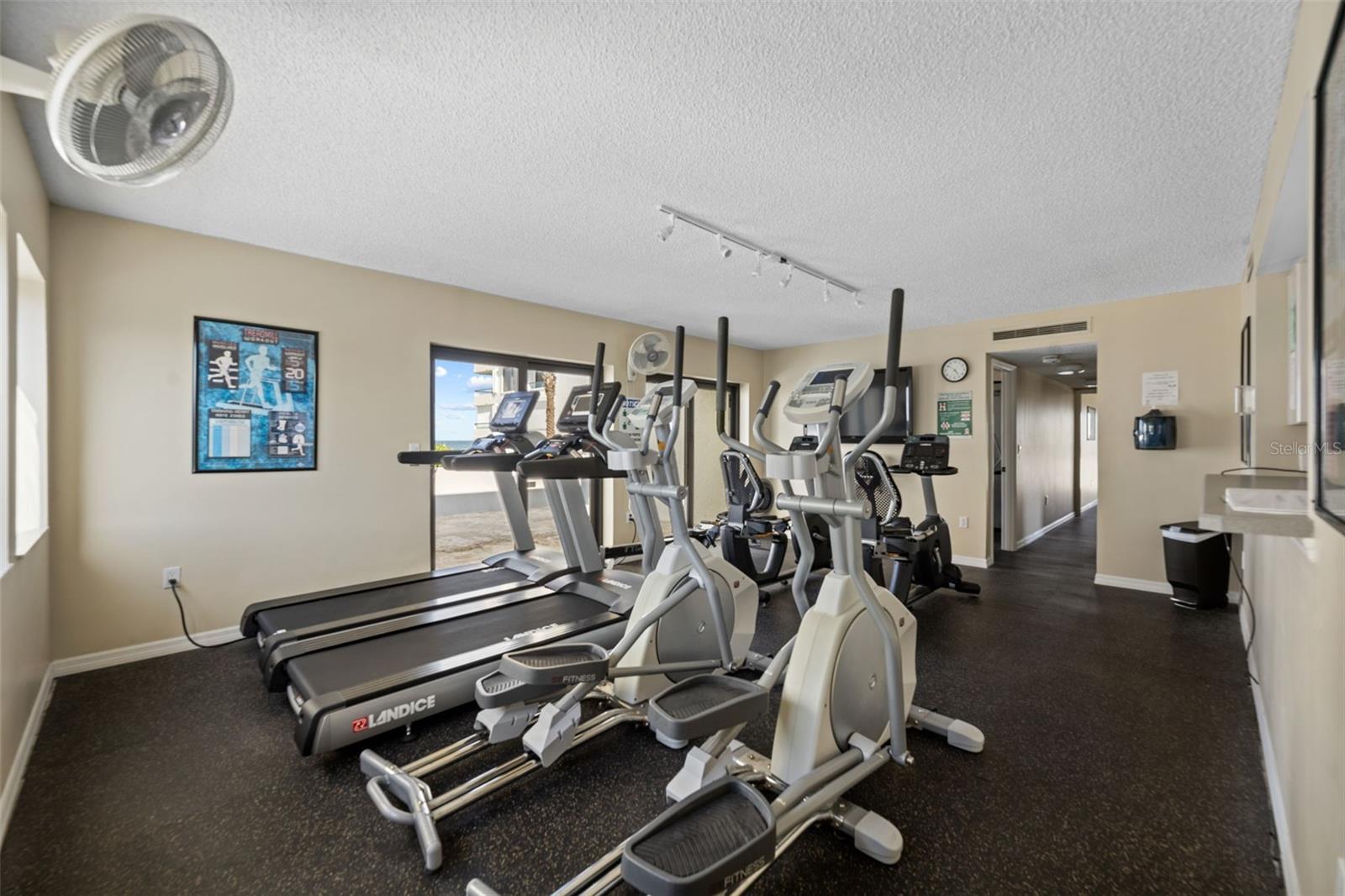 Image 33 of 43 For 5255 Atlantic Avenue 802