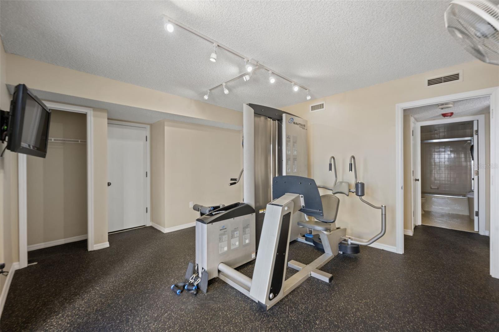 Image 34 of 43 For 5255 Atlantic Avenue 802