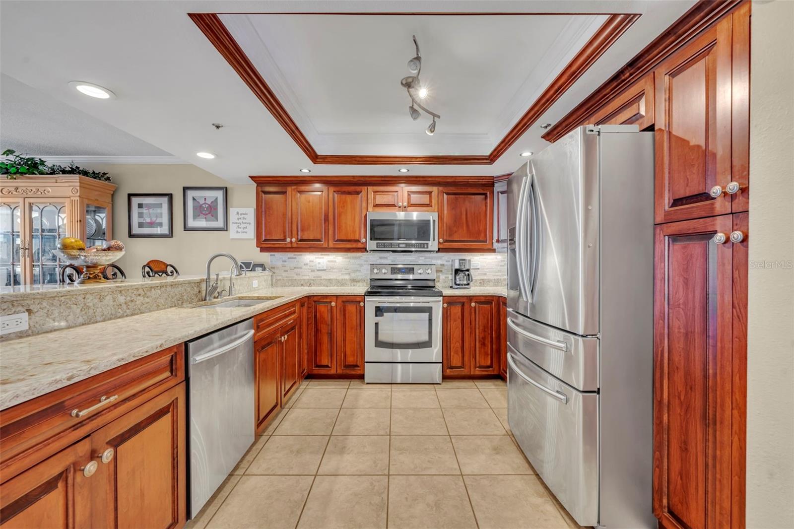 Image 5 of 43 For 5255 Atlantic Avenue 802
