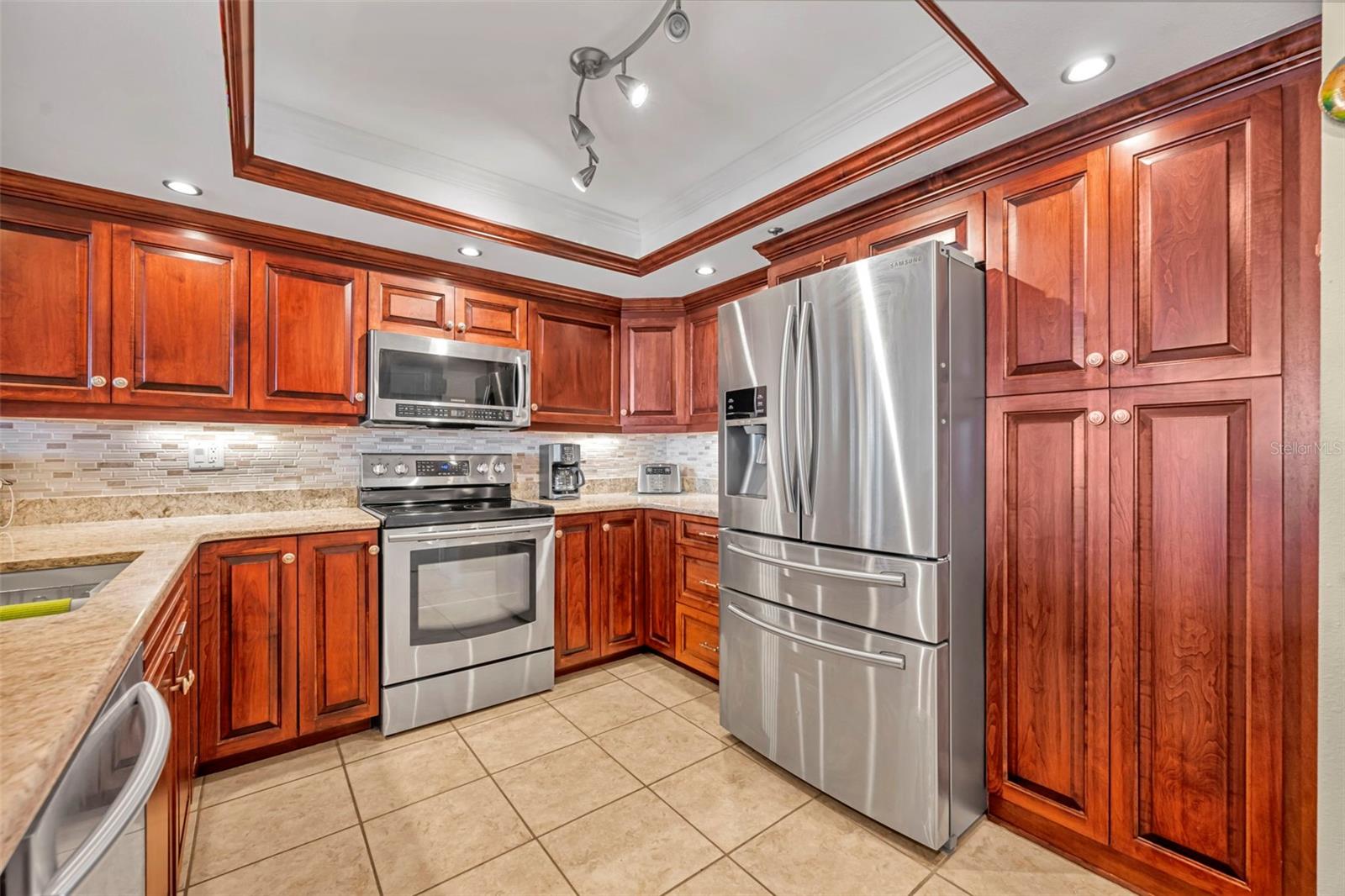 Image 6 of 43 For 5255 Atlantic Avenue 802