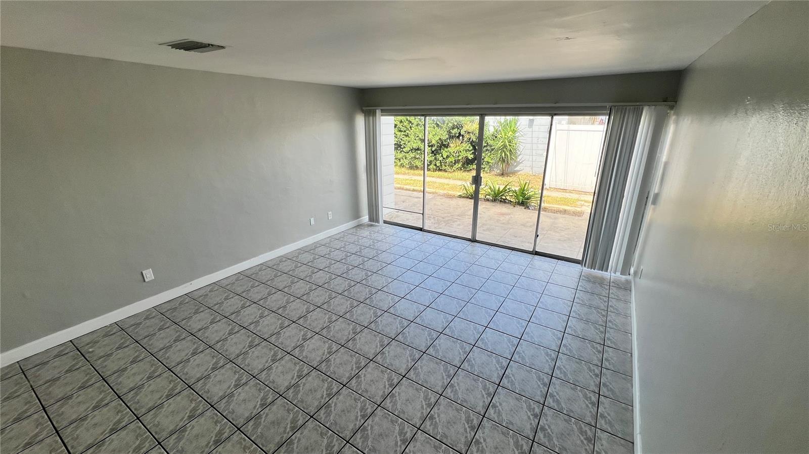 Image 11 of 27 For 1010 Fiske Boulevard 28