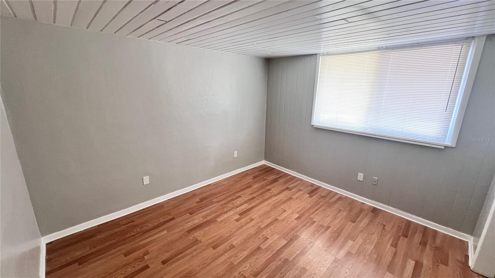 Image 18 of 27 For 1010 Fiske Boulevard 28
