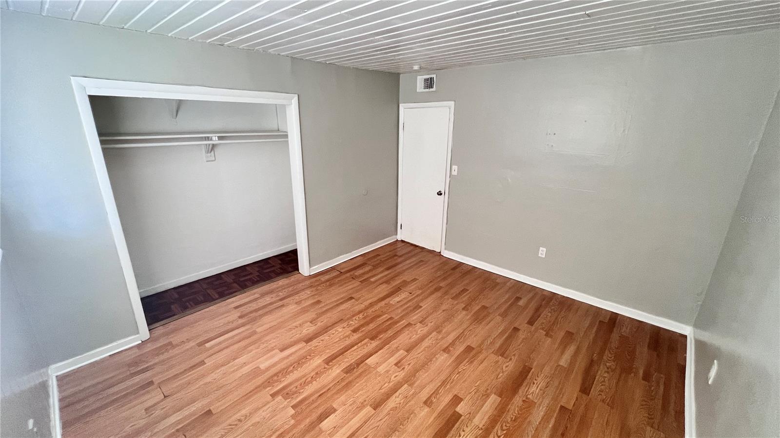 Image 19 of 27 For 1010 Fiske Boulevard 28