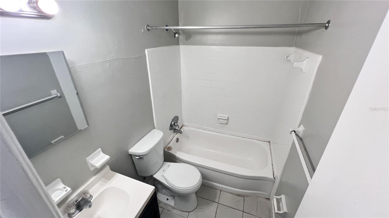Image 20 of 27 For 1010 Fiske Boulevard 28