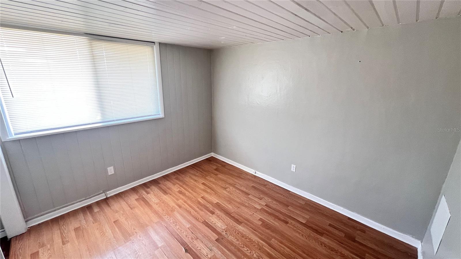 Image 22 of 27 For 1010 Fiske Boulevard 28