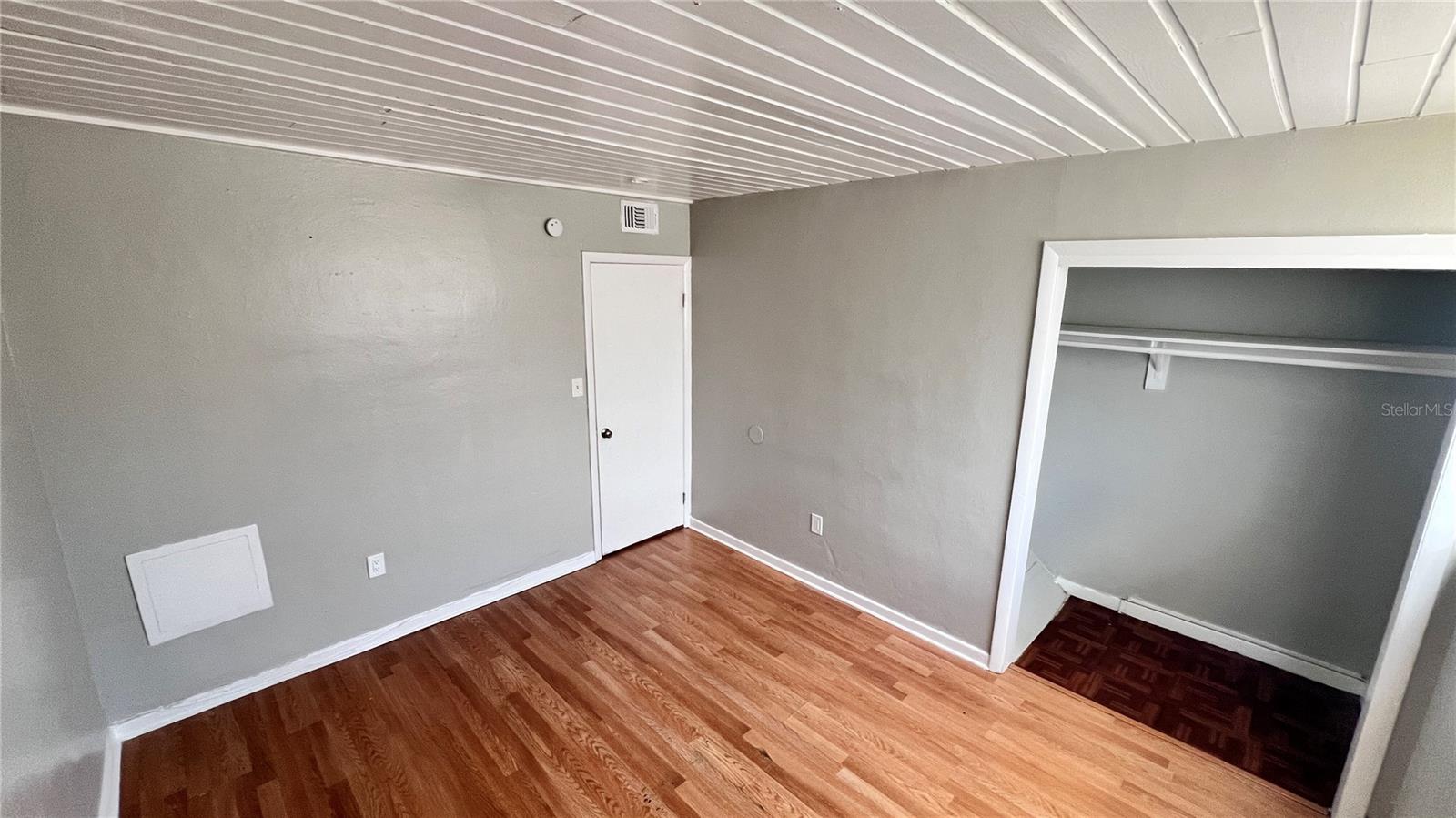Image 23 of 27 For 1010 Fiske Boulevard 28