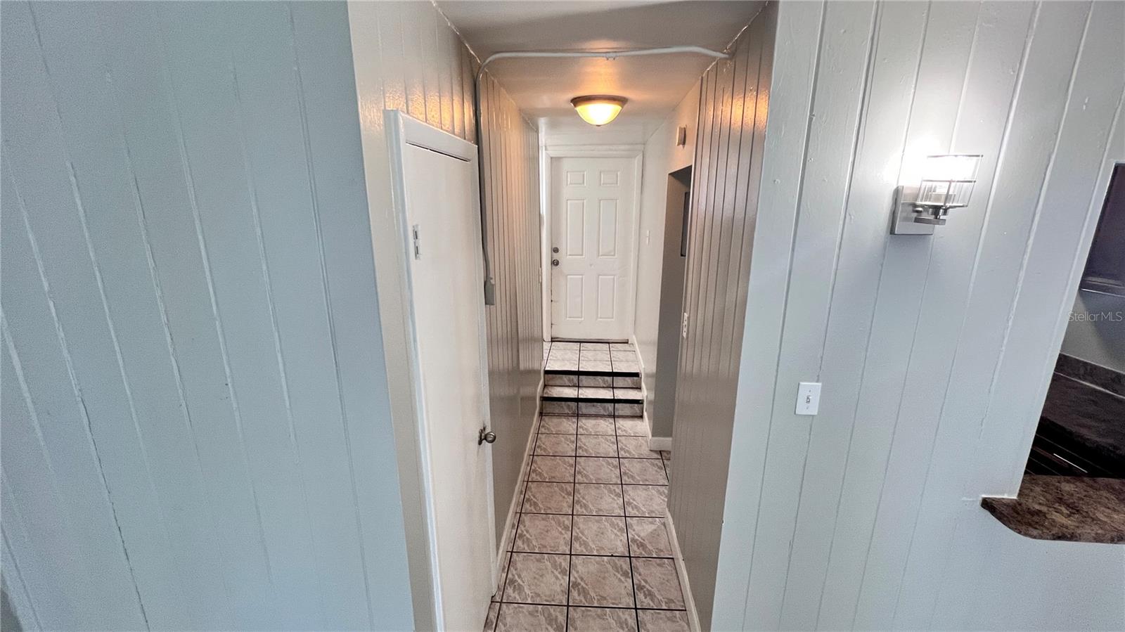 Image 6 of 27 For 1010 Fiske Boulevard 28