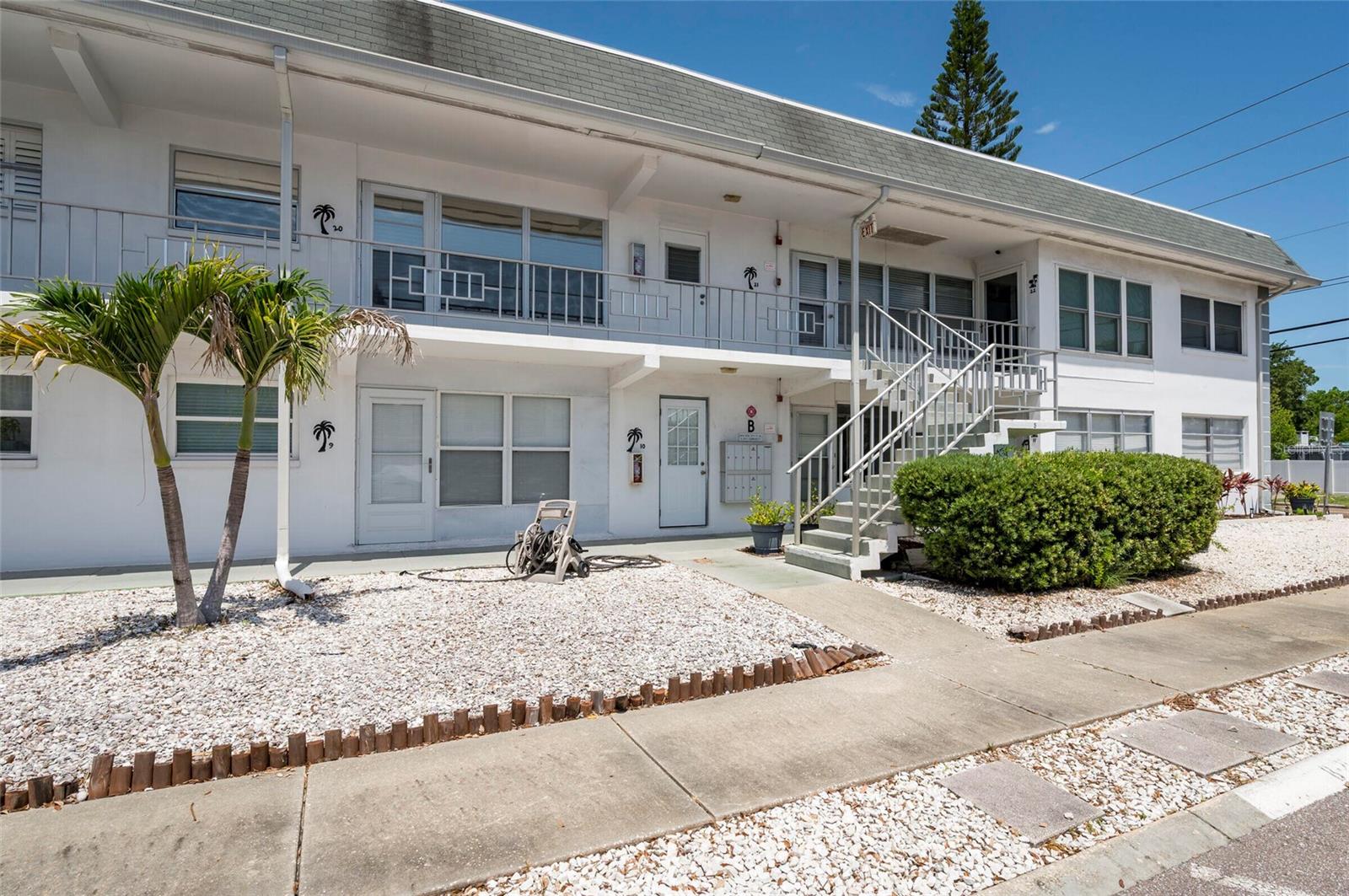 Details for 1221 Drew Street B9, CLEARWATER, FL 33755