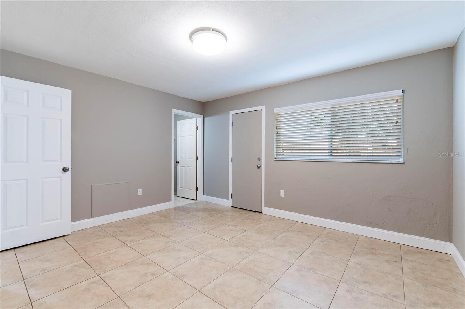 Image 16 of 19 For 1221 Drew Street B9