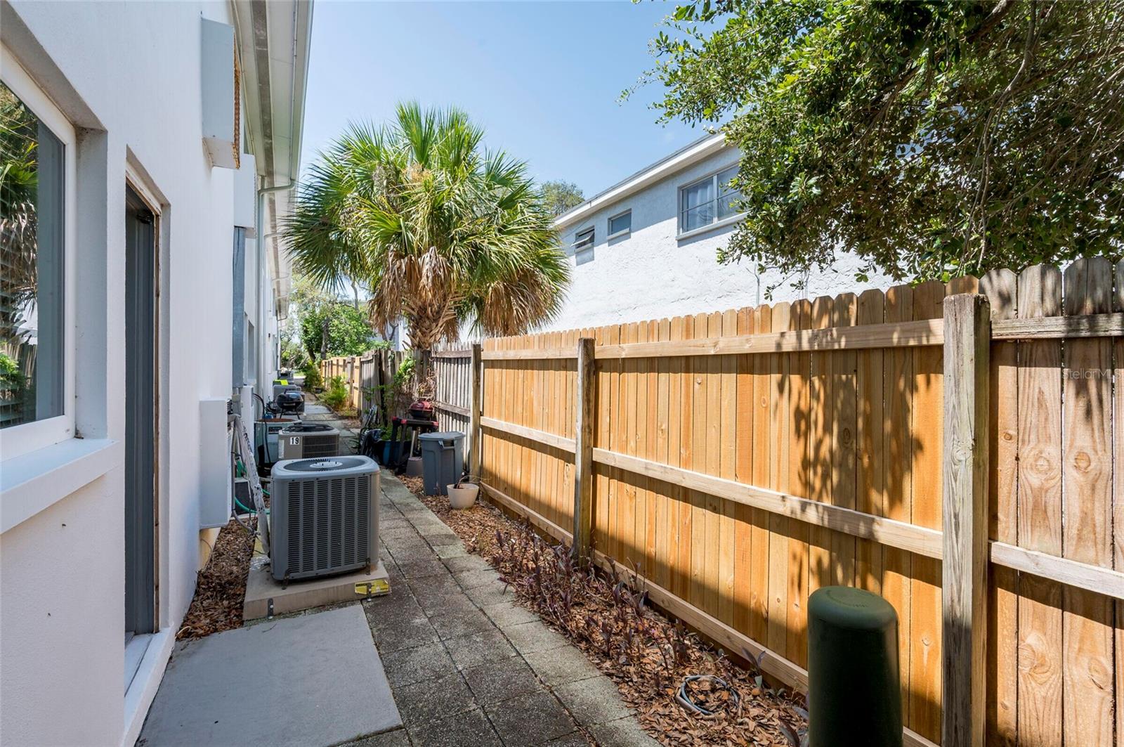 Image 18 of 19 For 1221 Drew Street B9