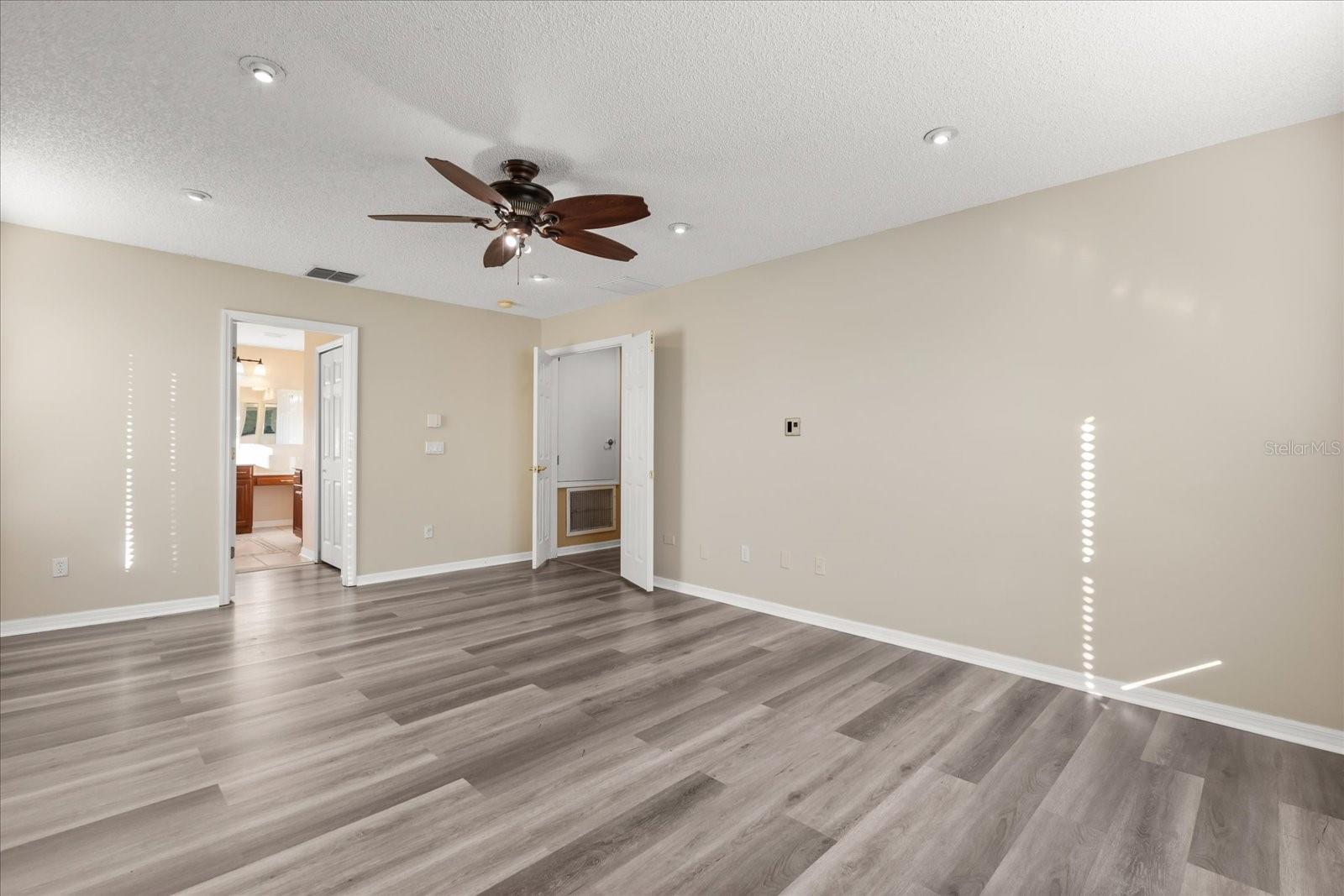 Image 19 of 39 For 5846 Manchester Bridge Drive