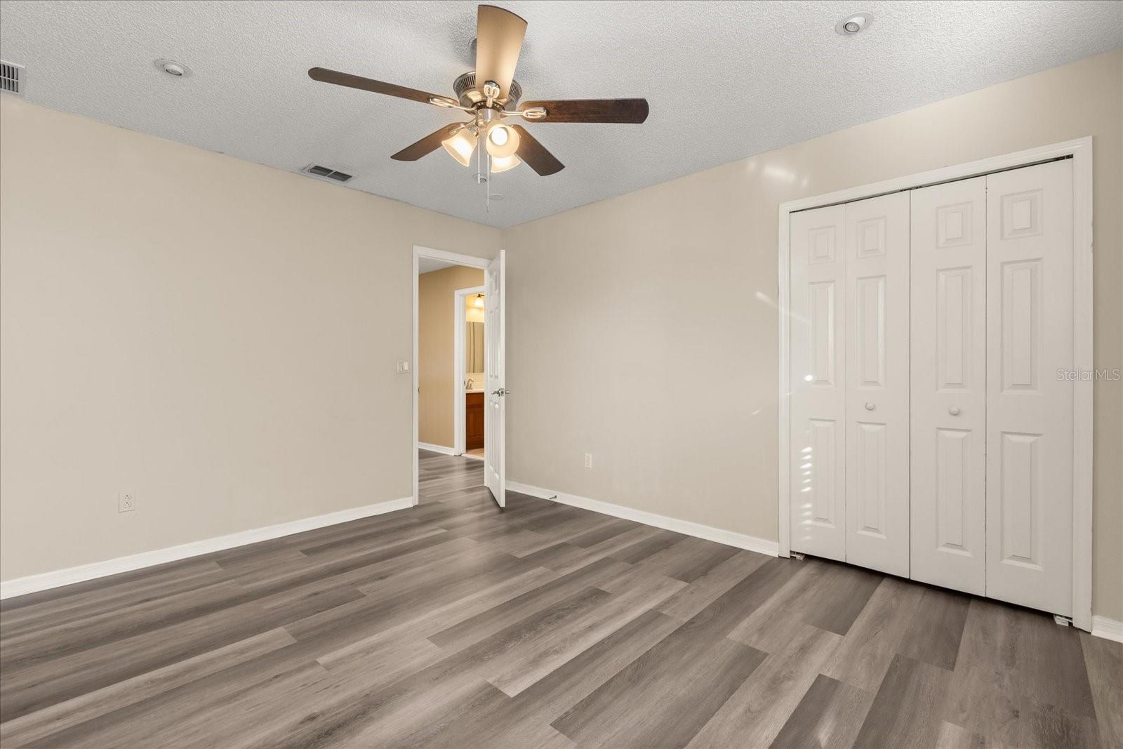 Image 21 of 39 For 5846 Manchester Bridge Drive