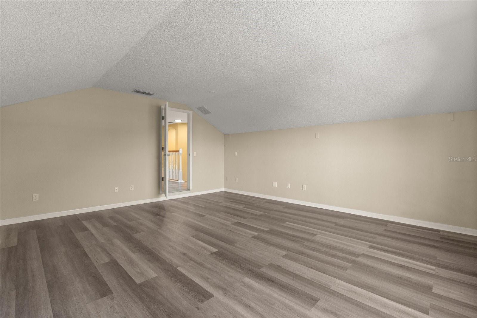 Image 28 of 39 For 5846 Manchester Bridge Drive