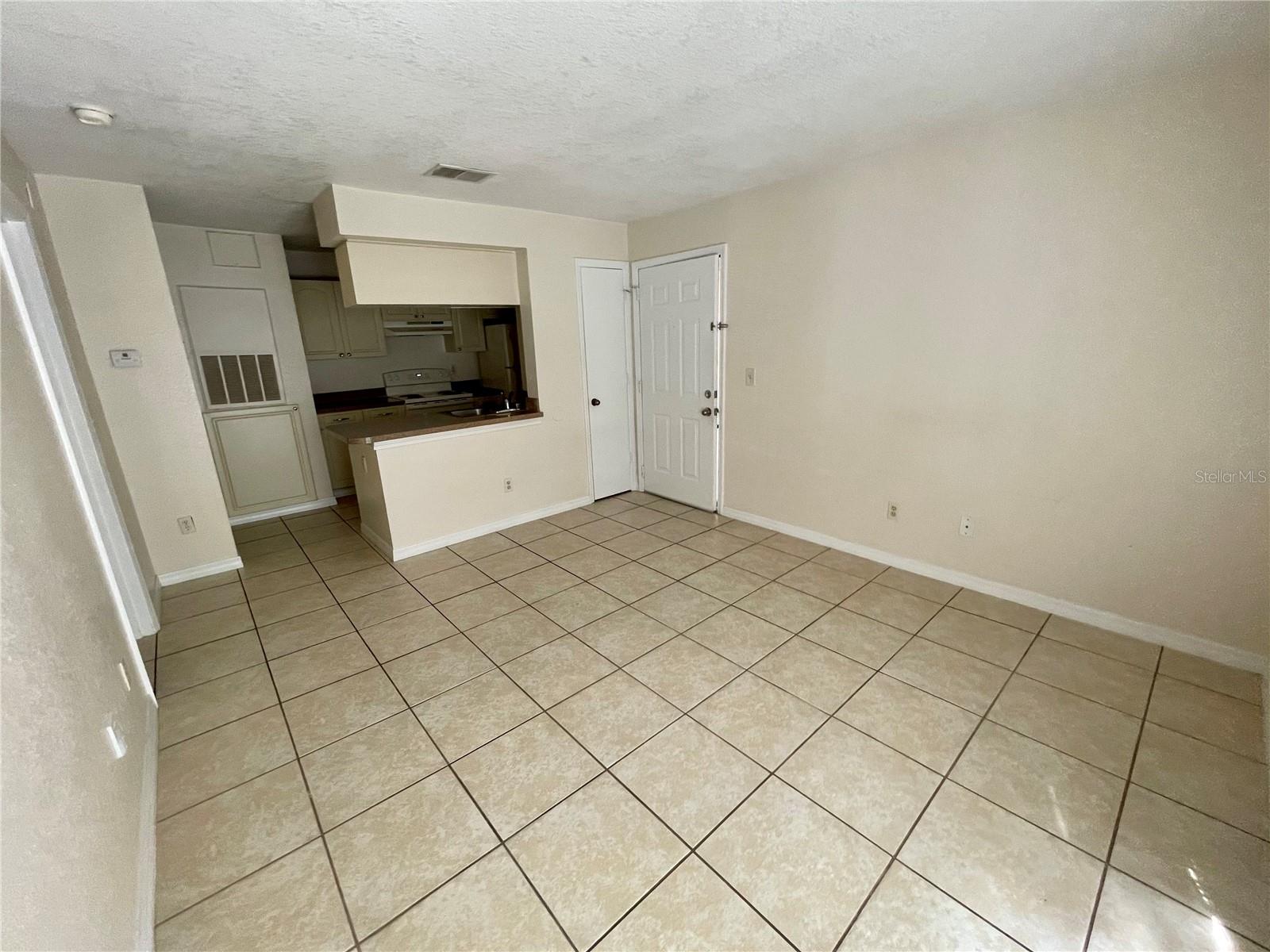 Image 2 of 12 For 2550 Alafaya Trail 6211