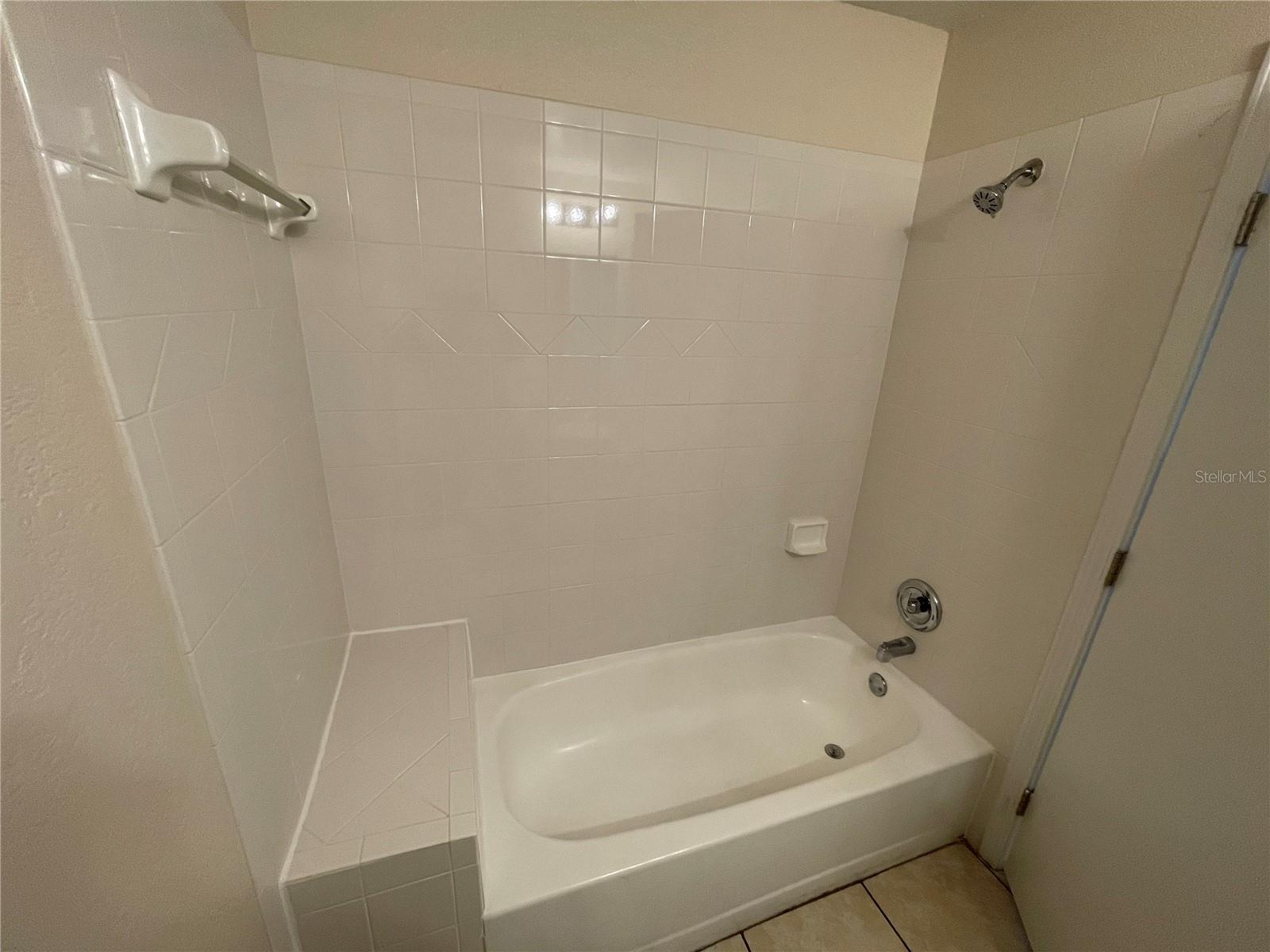 Image 6 of 12 For 2550 Alafaya Trail 6211