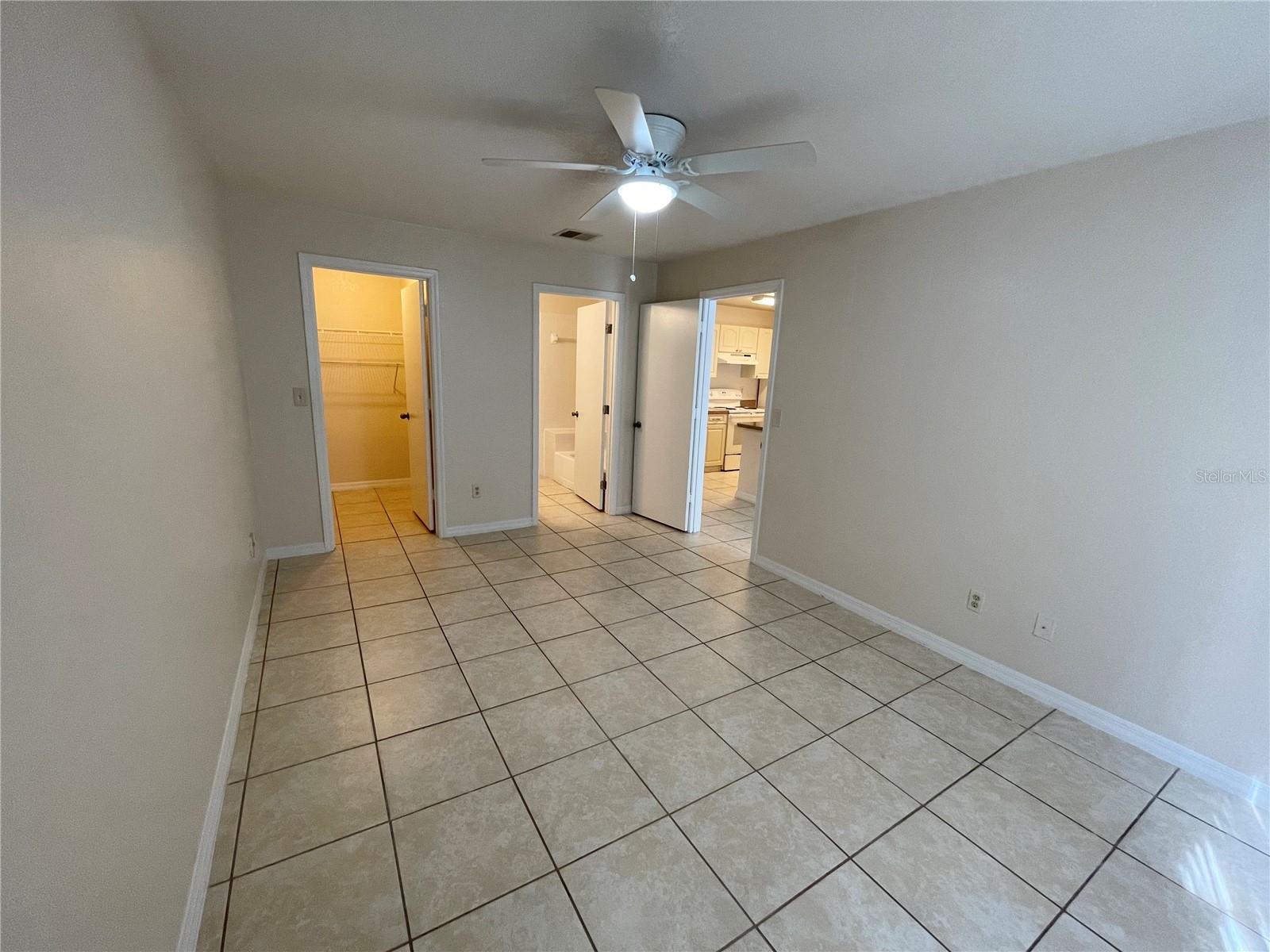 Image 8 of 12 For 2550 Alafaya Trail 6211
