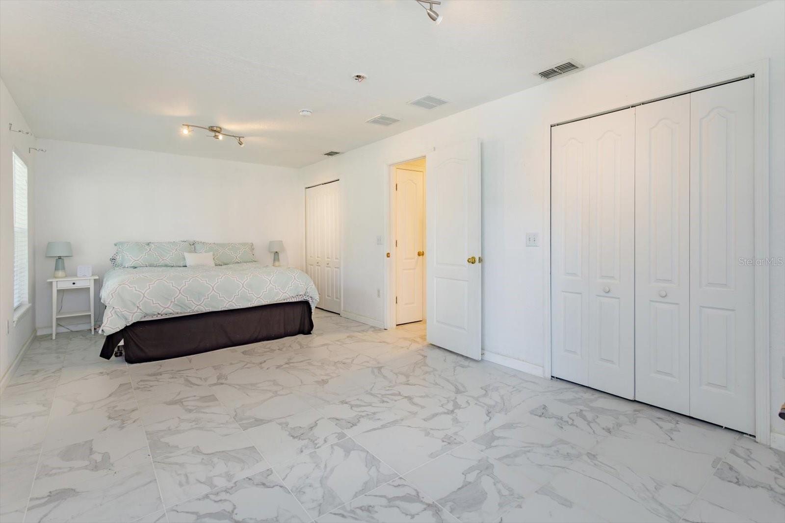 Image 18 of 31 For 1406 Silver Cove Drive