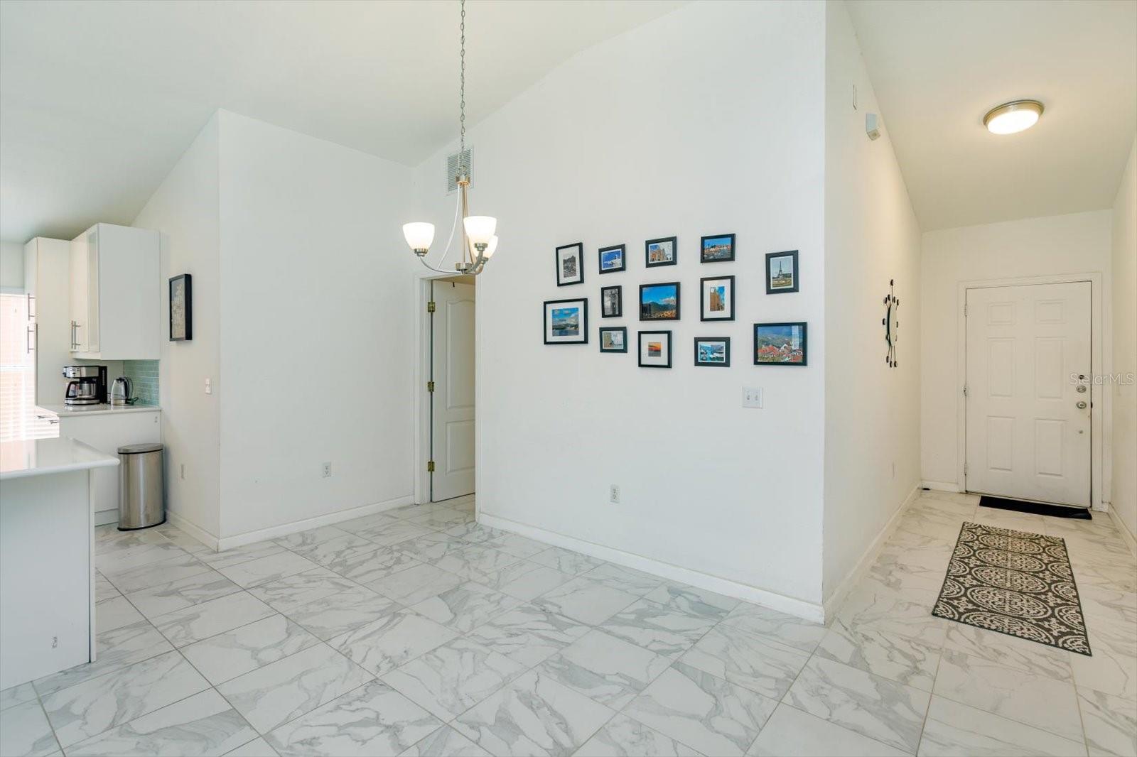 Image 4 of 31 For 1406 Silver Cove Drive