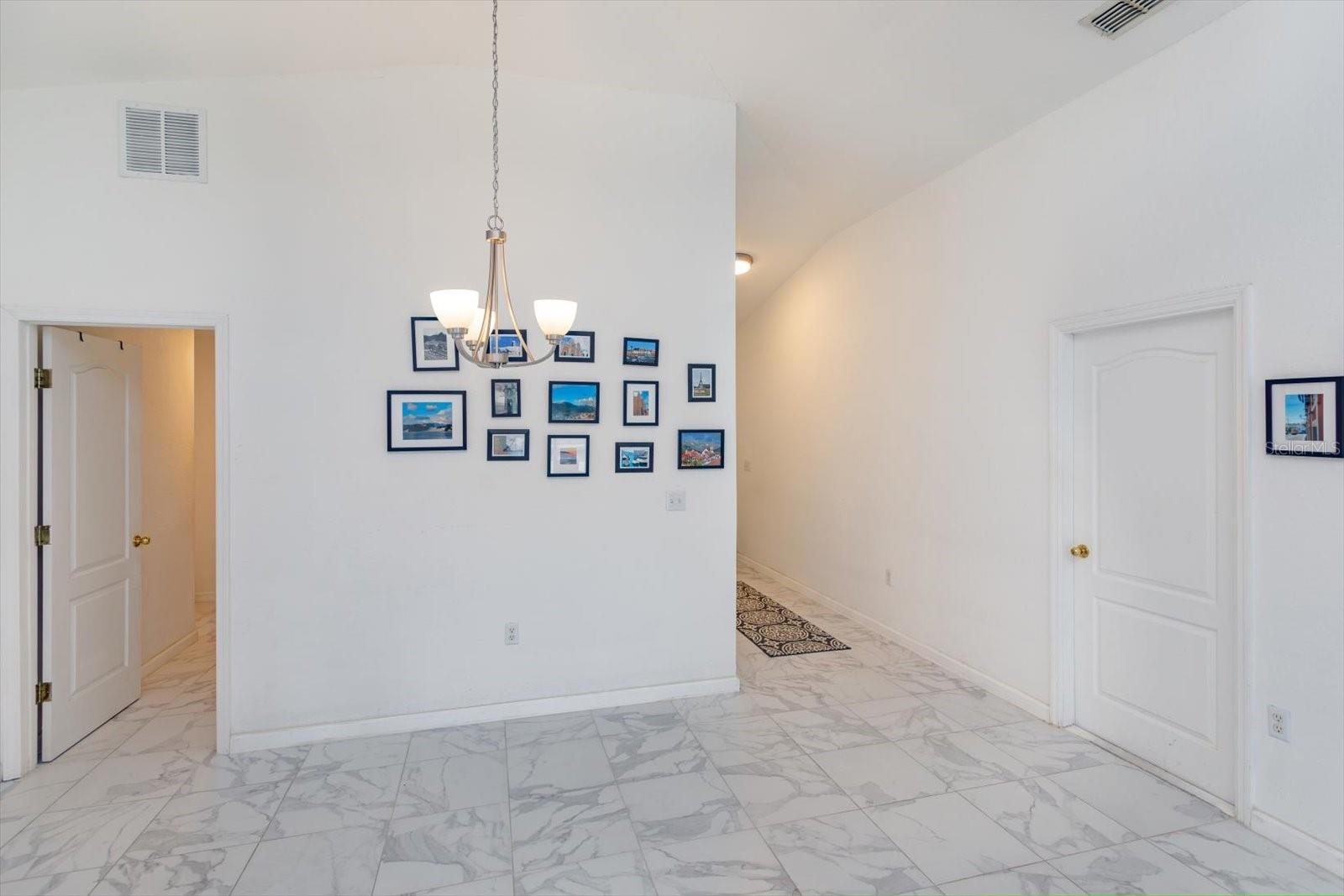 Image 6 of 31 For 1406 Silver Cove Drive