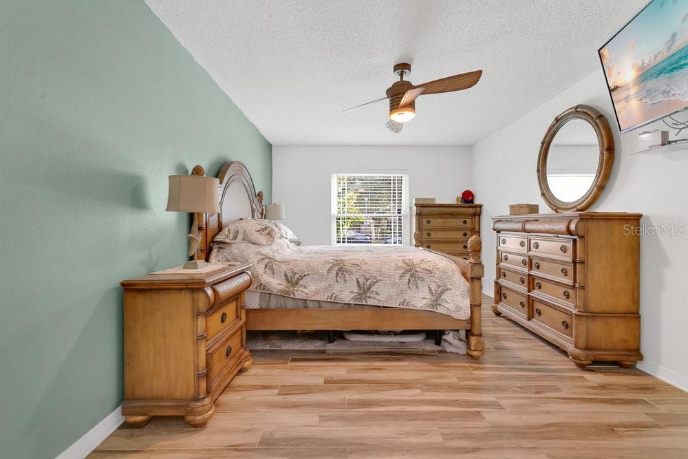 Image 10 of 30 For 13804 Valleybrooke Lane